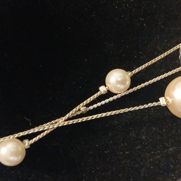 RMN triple layer faux peal necklace - Picture 5 of 8